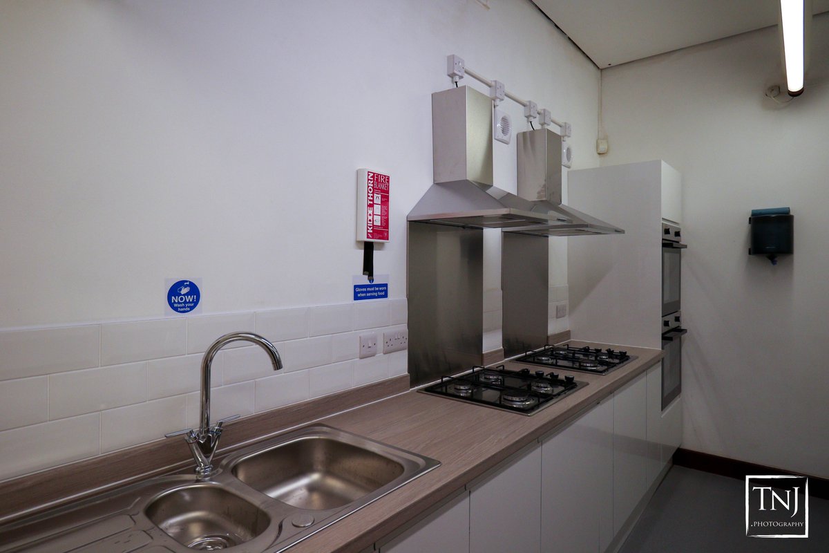 BTFCofficial77's tweet photo. The Globe now has a brand new kitchen, installed thanks to the #howdens Game Changer Programme. We send our thanks to Rebecca & Martin from Howdens Queensferry for their guidance & hard work, and to everyone who helped along the way.
#gamechangerprogramme #WeAreBuckley #NiYwBwcle https://t.co/yzBpakCbL0