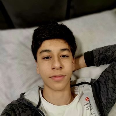 njm_fm's tweet photo. چرا یه هیتر زیبا نداریم برای واقعی؟ همتون انگار عن خشک شده این😭 https://t.co/lYFaRcwZXP
