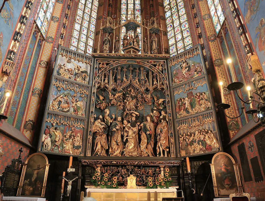 Duossoles's tweet photo. During the Renaissance (1400-1600) just about any artist of worth found themselves commissioned at some point in their careers to produce an altarpiece. https://t.co/rcC1C2KrBV