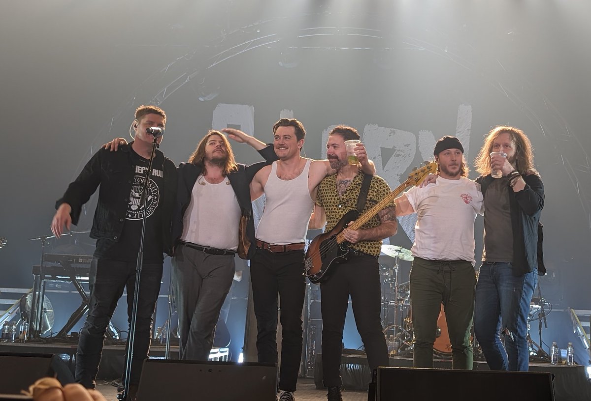 derrickphilips's tweet photo. Guess what, Champaign-Urbana? You get to see the biggest, baddest rock and roll band in all of Canada play @citycentercu on March 28th. See why The Rolling Stones picked @TheGloriousSons as an opening act three times. Photos from 2/17 in St. Catharines, ON. https://t.co/orXVcKbg1J