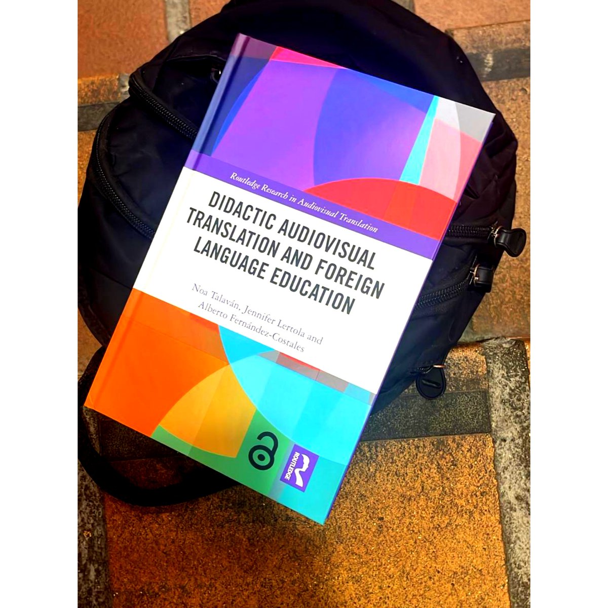 tradilex's tweet photo. Nos ha llegado el ejemplar en físico de "Didactic Audiovisual Translation and Foreign Language Education" y no podemos estar más felices. Enhorabuena a @NTALAVAN, @JenniferLertola y Alberto Fdez. Costales.
@divulgaUNED @UniAvogadro @uniovi_info @uned_filologia https://t.co/1W7BhStt59