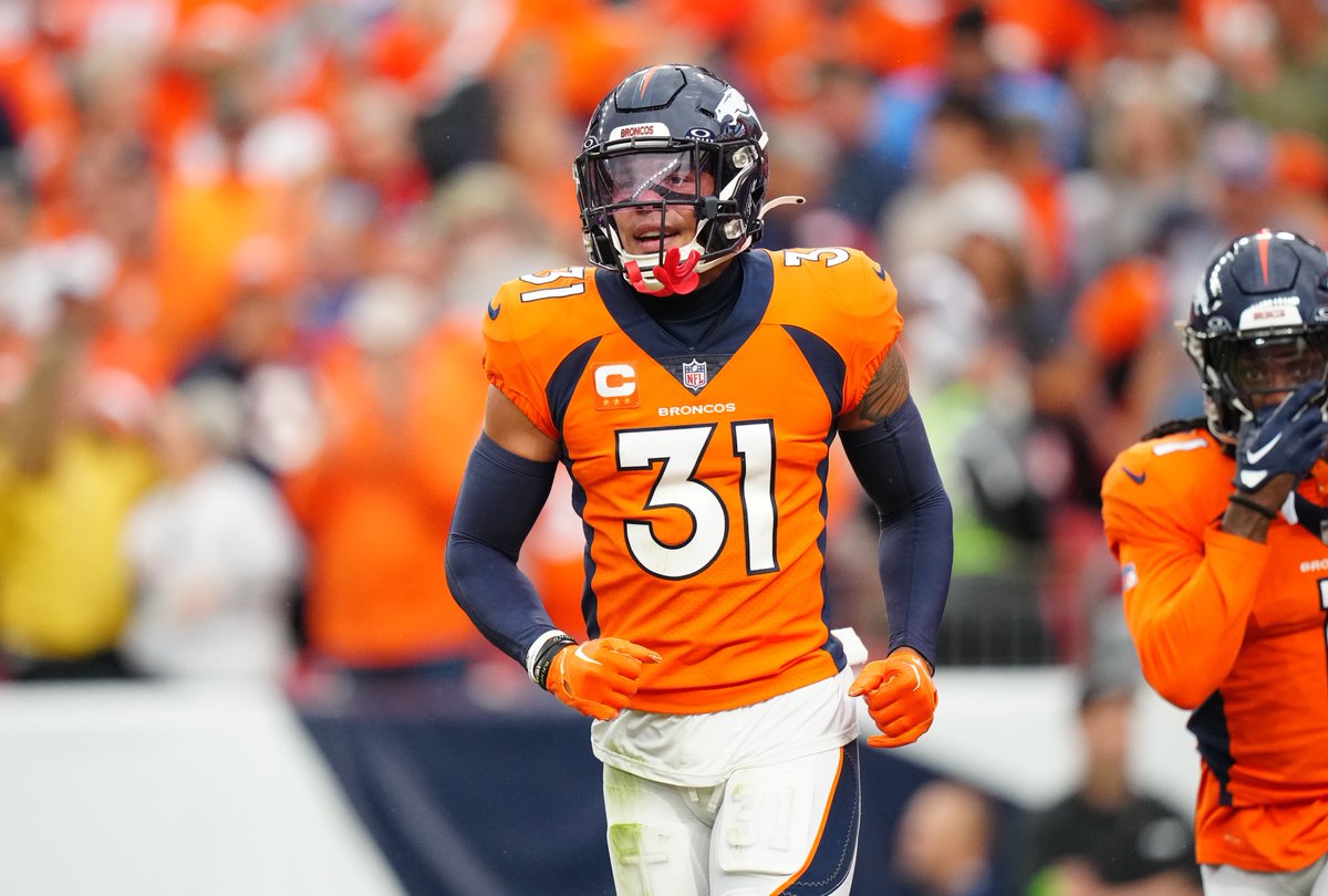 MileHighHuddle's tweet photo. Report: #Broncos 'Likely' to Approach Justin Simmons About Contract | via @jjaredkoch 

READ: https://t.co/W16wXinOIo https://t.co/4E51LSFWjK