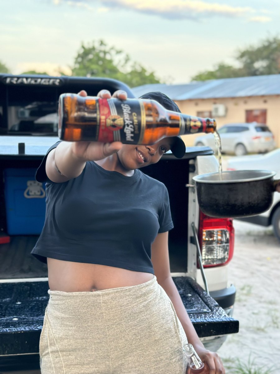 KenyMolake's tweet photo. Carling my darling 🖤 https://t.co/81qEKlL6v5