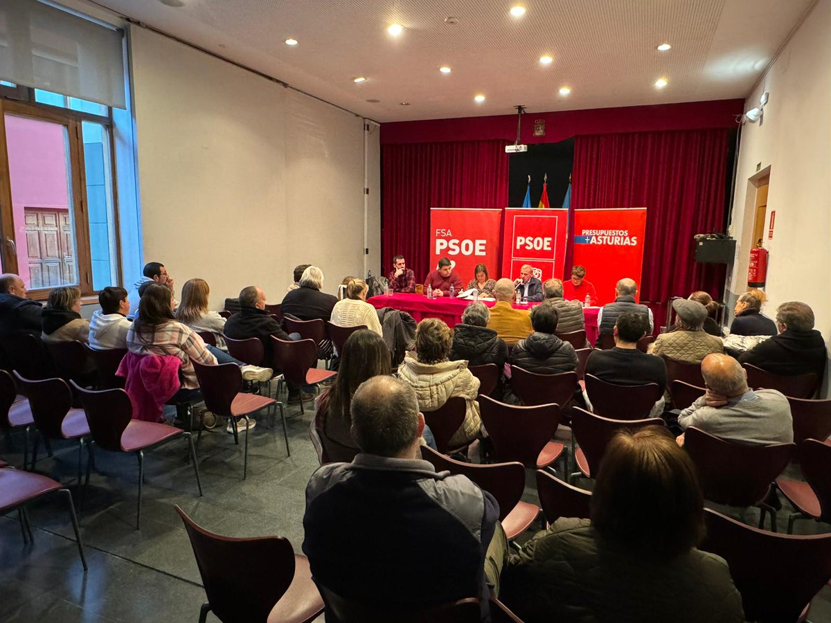 FSA_PSOE's tweet photo. Asamblea sobre los #PresupuestosAsturias2024 en #Arriondas con Álvaro Valle, Víctor Rodríguez, Emilio G. Longo, Esther Freile y Gimena Llamedo

Unas cuentas que apuestan por la inversión, el impulso económico y el fortalecimiento del estado de bienestar  

#SocialistasDeAsturias 💙💛