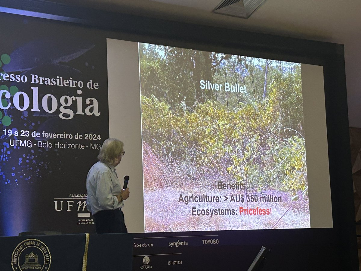 Inspiring talk on the use of #biologicals #biocontrol to control #invasive pathogens and weeds, from one of my personal heroes 🦸 #rust #fungi @CABI_Plantwise @CABI_News @EPPO_efficacy @KewScience @MSAFungi 🍄🍄🍄