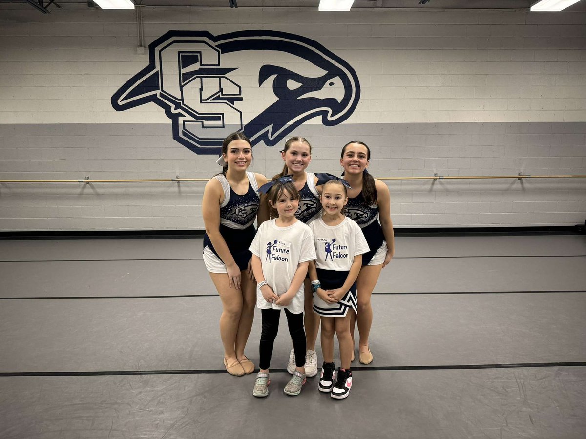 Cactus Shadows Pom tweet media