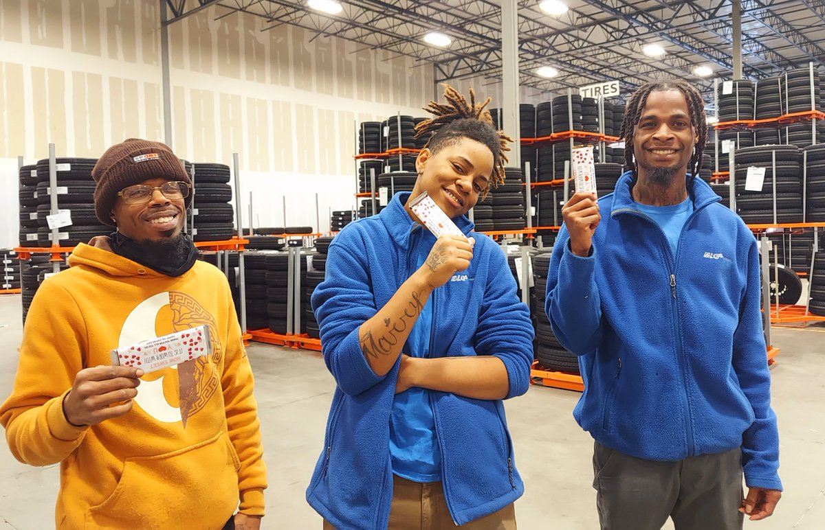 BLGLogisticsUS's tweet photo. 🌟 Gratitude at BLG Logistics! 🌟

We were happy to see some smiling faces at BLG Logistics this Valentine's Day! 🎁❤️ We believe in fostering a warm and positive environment where we can show our appreciation towards one another.

#BLGLove #EmployeeAppreciation #ValentinesDay https://t.co/VqFUnzwD4E