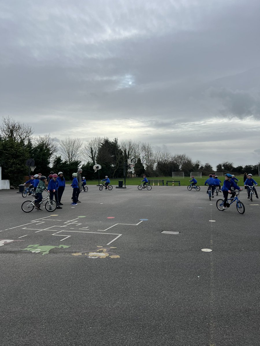 Cycle Safety put 6th class through their paces today in the yard. The children had great fun avoiding being put in the wheelie bin by Dudley!! 🚲 #MondayMotivation