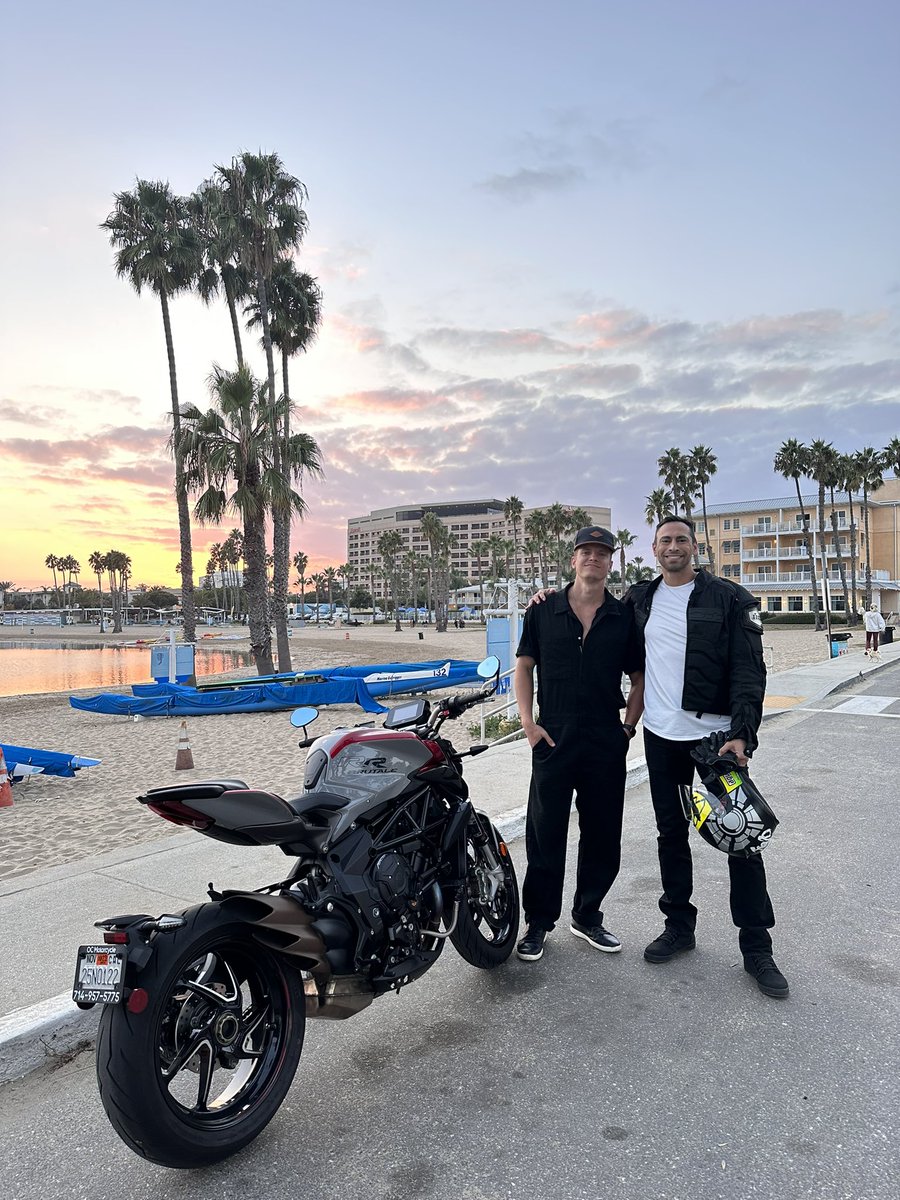 KiloMotorcycles's tweet photo. That feeling when you reach a big goal.. nothing else like it. Brutale 800 RR
.
#MVAgusta #Brutale #Motorcycle #SportsBike #MotorcycleGoals #BikeLife #NakedBike #RideGoals #SpeedDemon #TwoWheels #BikeEnthusiast #AdrenalineJunkie #CafeRacer #RidingHigh #ThrottleTherapy #BornToRide https://t.co/B2NRxYHWBy