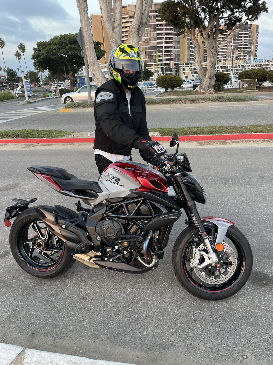 KiloMotorcycles's tweet photo. That feeling when you reach a big goal.. nothing else like it. Brutale 800 RR
.
#MVAgusta #Brutale #Motorcycle #SportsBike #MotorcycleGoals #BikeLife #NakedBike #RideGoals #SpeedDemon #TwoWheels #BikeEnthusiast #AdrenalineJunkie #CafeRacer #RidingHigh #ThrottleTherapy #BornToRide https://t.co/B2NRxYHWBy