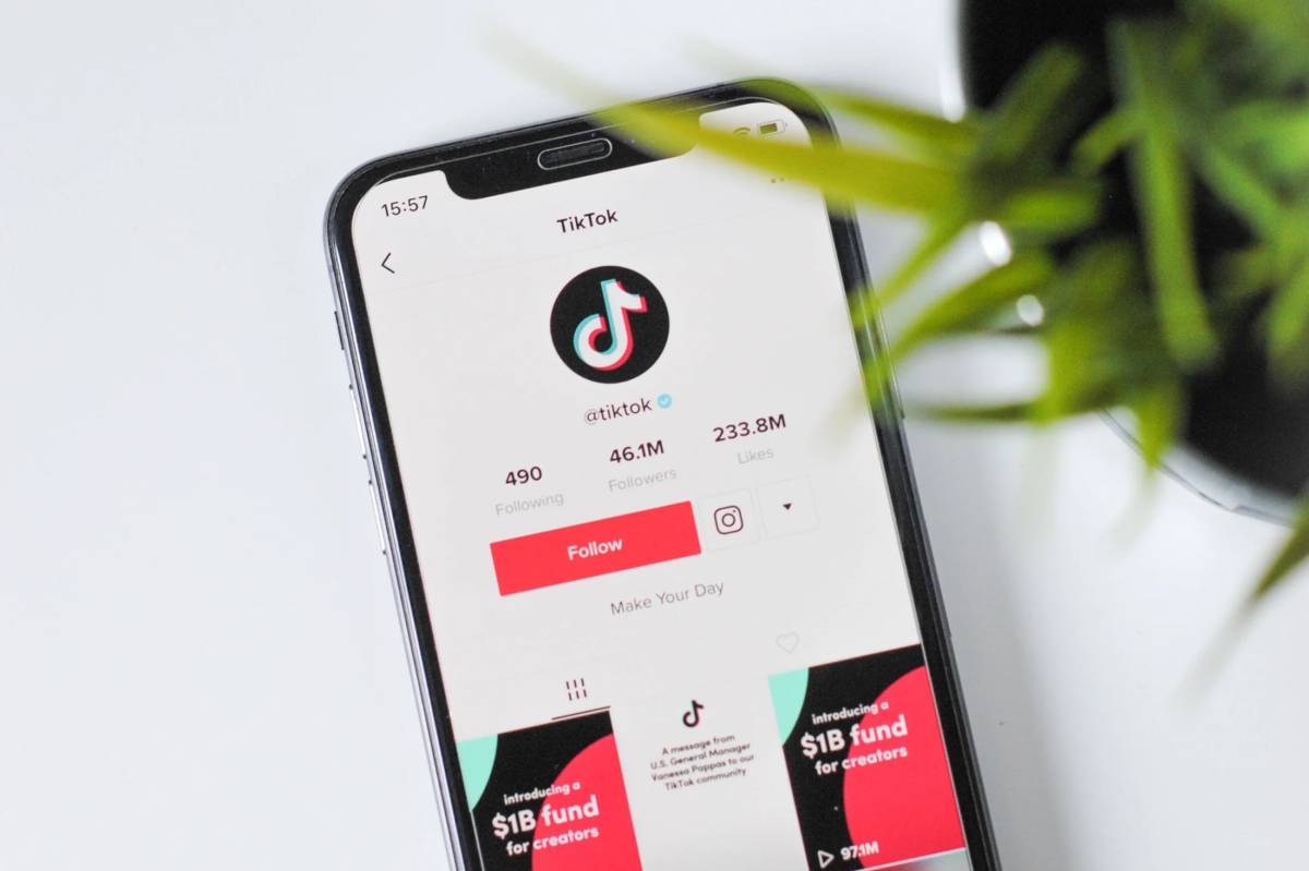 Ivandba's tweet photo. Europa lanza una investigación contra #TikTok por posibles daños a niños y adolescentes https://t.co/ZpePHPU61t @Hipertextual https://t.co/o0qJ7kZY0b