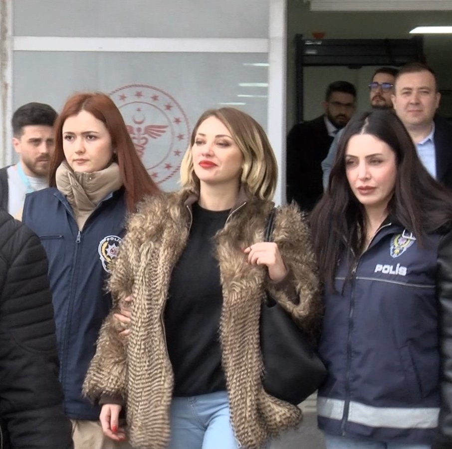 kiz ortaminda butun erkeklere sovup, elemanin bi yavrum diyisine akan sulari durdurmak suc olsaydi ben