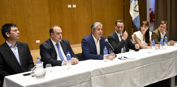 energetico_ar's tweet photo. Con la presencia de Figueroa, se reunió la Mesa Vaca Muerta
https://t.co/hpEbuppWDD https://t.co/gbrUe9XjYz
