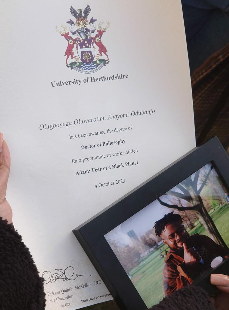 ticecin's tweet photo. Doctor Olugboyega Oluwarotimi Abayomi-Odubanjo.
Gboyega completed his PhD and was awarded his doctorate today.
"The poetry written during his PhD is going to have a profound impact on the literary world." 
Thank you to his supervisors &amp; community for seeing this through 💙🕊 https://t.co/YQxvcmyec5