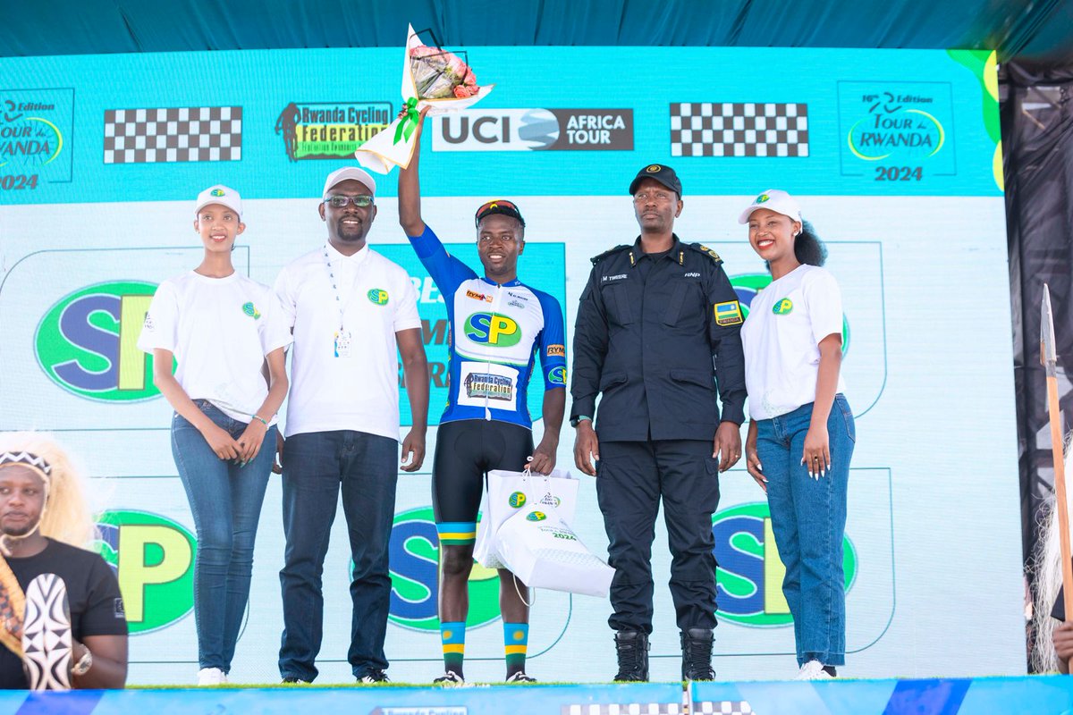 tour_du_Rwanda's tweet photo. #TdRwanda2024 Stage 2
Podium Photos & Results
Intermediate Sprints leader sponsored by @SPRwanda
🥇Didier Munyaneza ( Rwanda) 5pts
🥈Nsengiyumva Shemu ( May Stars) 4pts
🥉Henri Alexandre Mayer ( Mauritius) 3pts
#SPStations #SPRwanda #SprintKing https://t.co/Y5nZUqwf4C