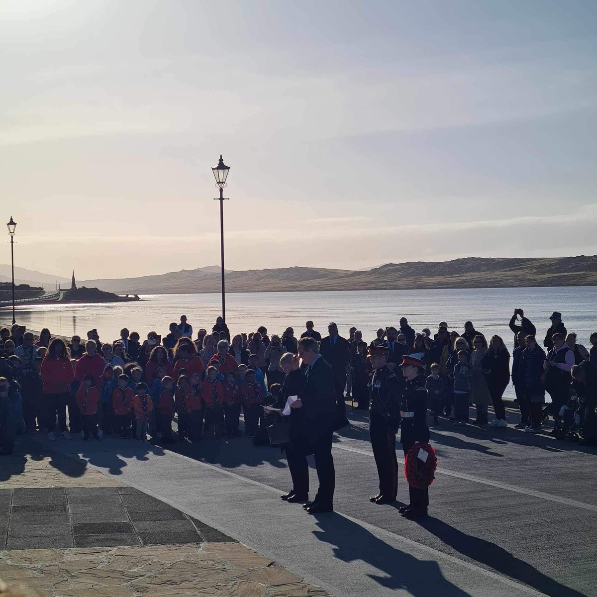 falklands_utd's tweet photo. Welcome to the Falklands, @David_Cameron 🇬🇧 https://t.co/sLoUDznq8G