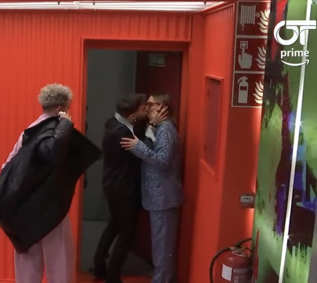 El beso más esperado de la edición jajajajaja #OtDirecto19F