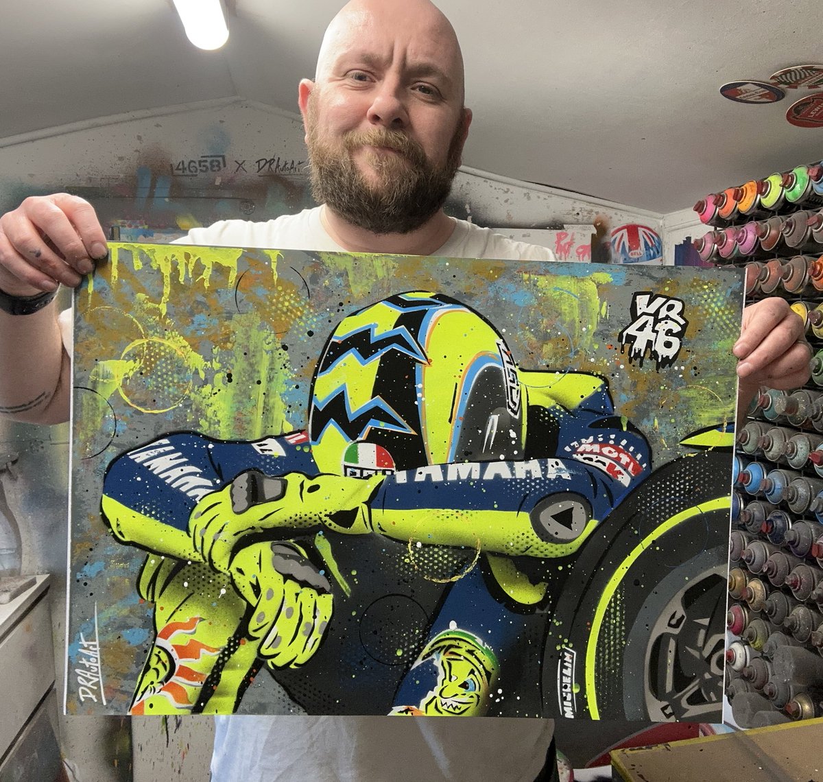 DRAutoart's tweet photo. I finished this Valentino Rossi, Welkom graffiti painting earlier today! One of my favourite moments in motorsport! It’s available in my shop now. https://t.co/3b8HFauvr6 #drautoart
☀️🌙
.
#valentinorossi #rossi #vr46 #graffitiart #motogp #vr46tribe #vr46fans #vr46racing #vale https://t.co/R8a4t9bWik