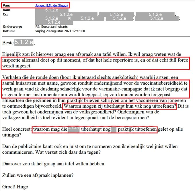 veen_els's tweet photo. Ere wie ere toekomt, niet de NOS, maar onbezoldigde mensen die naast hun baan  WOB-documenten opvragen, die met heel veel vertraging vrijkomen; Daniël van der Tuin @danvandertuin en Cees van den Bos @CeesCees72 legden bloot hoe Hugo de Jonge de @IGJnl aanzette om kritische huisartsen 'full force' aan te pakken.
Deze mannen gedroegen zich als onafhankelijke journalisten en deden het werk wat de media lieten liggen. 
Dankzij NOS en ook het parlement, wat het eveneens liet afweten en de regering niet controleerde, kon het gebeuren dat grondrechten werden geschonden, carrières van huisartsen werden beschadigd, de mensen niet werden ingelicht over het werkelijke gevaar wat ze liepen door het Corona-virus, over de nieuwe techniek van vaccineren, over mogelijke bijwerkingen en zo kan ik nog wel even doorgaan.
Waarom zouden de media pas vier jaar later een beetje kritisch worden?