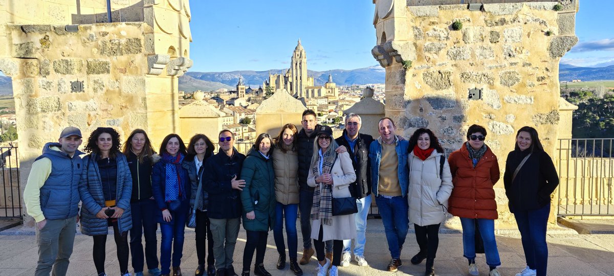 CFIE_Segovia's tweet photo. 📢 PIE OBSERVA_ACCIÓN INTERCFIEs, primera reunión en CFIE SEGOVIA 🌉🕍
con @cfieburgos  @CFIE_Ponferrada @CSFPJCYL 
Primera jornada fructífera.
Un placer recibiros
#FomacionCYL #InnovaCYL #TiCYL https://t.co/tfm2vamlUa