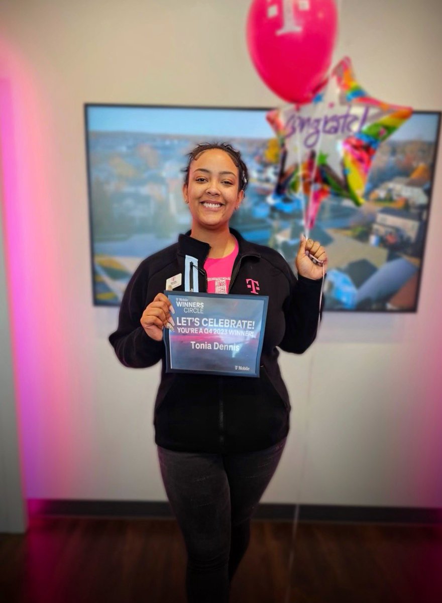 Our LEGEND Mobile Expert , Tonia Dennis has achieved Q4, 2023 Winners Circle. Tonia has an every day hustle and hard work mentality while continuing offering best in class customers service. I am beyond proud of her accomplishments and continuous development.
