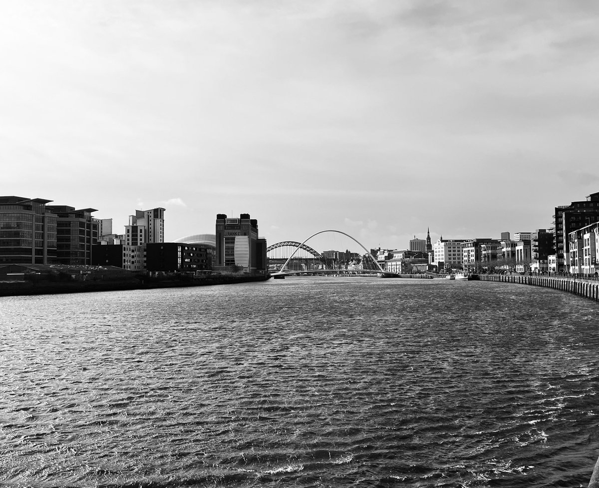 rileyssurf's tweet photo. Quayside Scenes, Newcastle Gateshead #newcastleupontyne #newcastle #gateshead #quayside #rivertyne #TheSage #theglasshouse #milleniumbridge #river #view #photooftheday #photography https://t.co/cBiGM4RHIb
