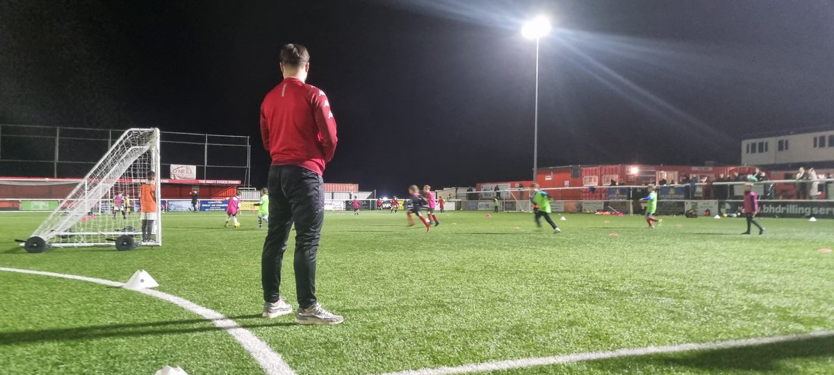 A brilliant night at the U7s- U12s academy - it was a pleasure for everyone to have 1st team captain @richiehamill1 involved 😍⚪️🔴⚽️ We're back next Monday Email academy@sheppeyunitedfc.co.uk for details