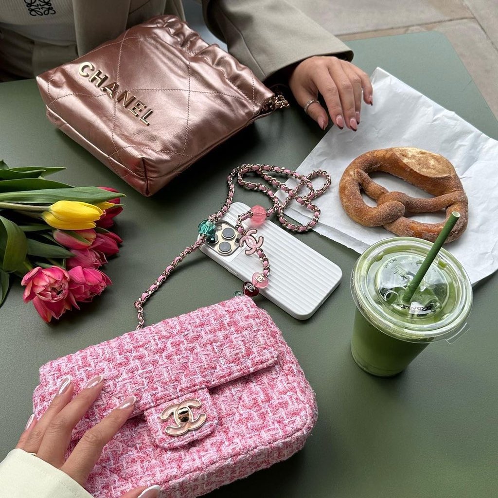 vogueluxury's tweet image. Monday