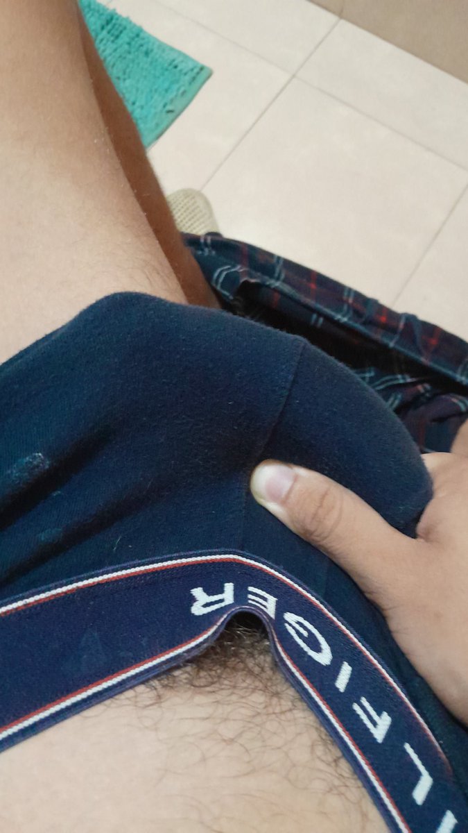 bigmclovinxd's tweet photo. ando con la verga bien dura https://t.co/rgGnNix164