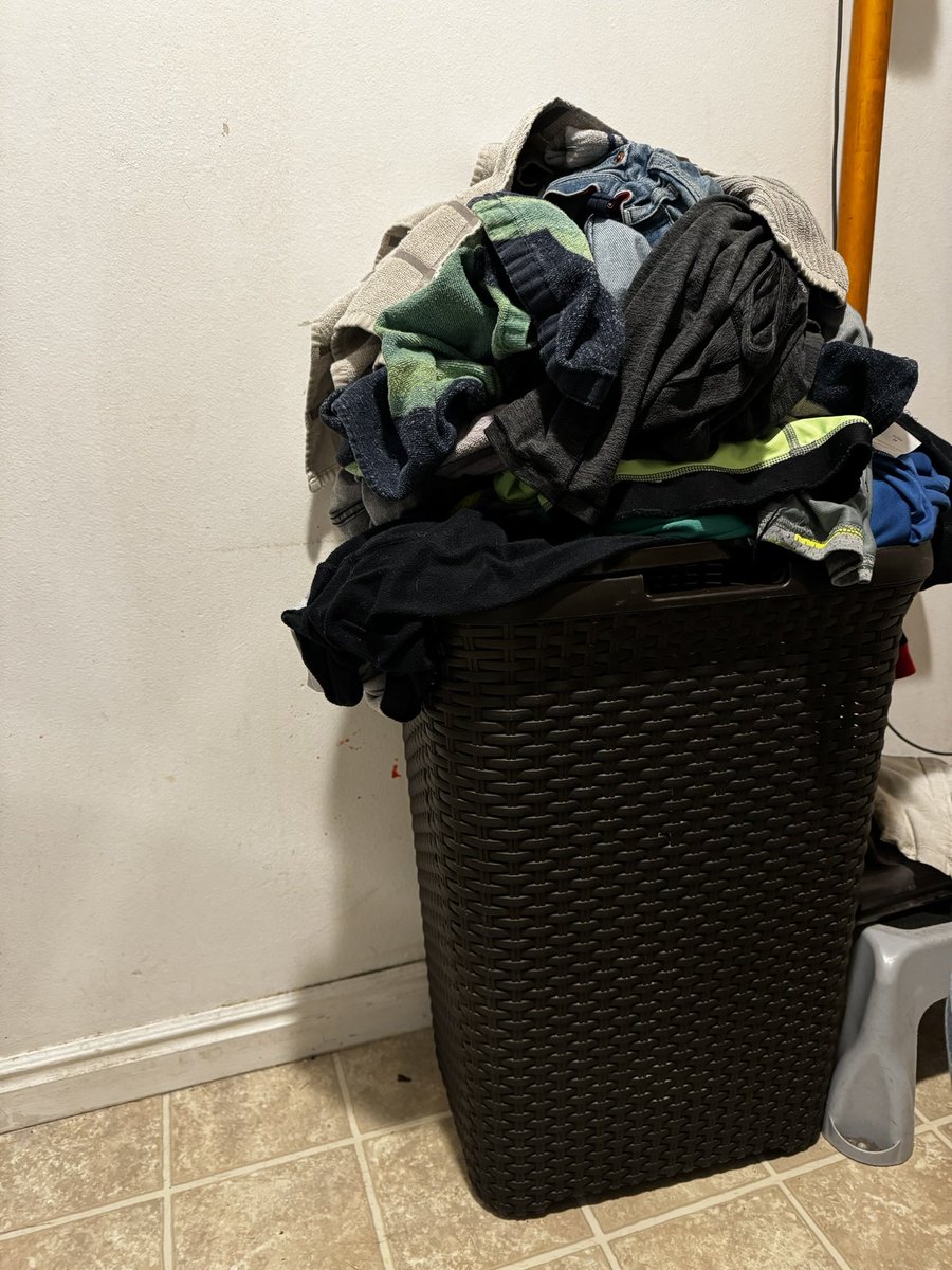 I do not understand my children. This laundry basket is EMPTY. But instead of lifting the lid and putting the dirty clothes inside, they pile it on top 🙄 #momofboys #parenting