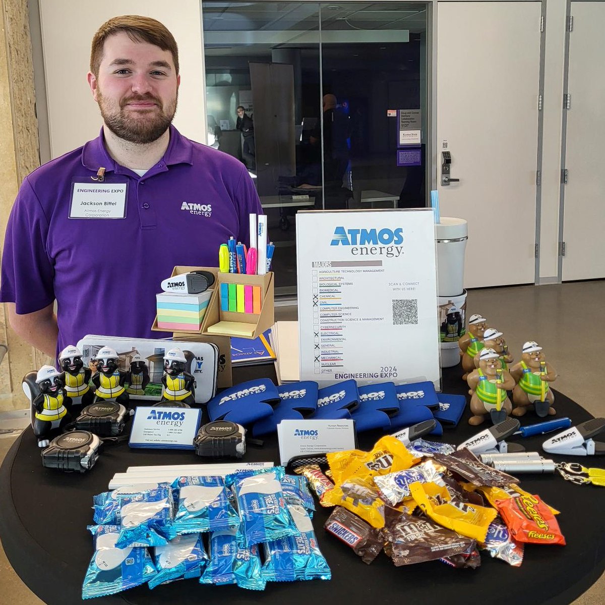 Engineering is infectious... Current <a href="/atmosenergy/">atmosenergy</a> engineers visited with future engineers from <a href="/KState/">K-State</a> last week to let them know we are hiring problem solvers to join a great team! As we begin #EngineersWeek a huge shout out to Jackson &amp; team in Olathe who are designing safety!