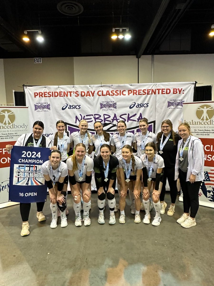 Champs!!  These girls played awesome this weekend. 

Love you, ⁦<a href="/BellaSjuts/">Bella Sjuts</a>⁩ 💚🏐