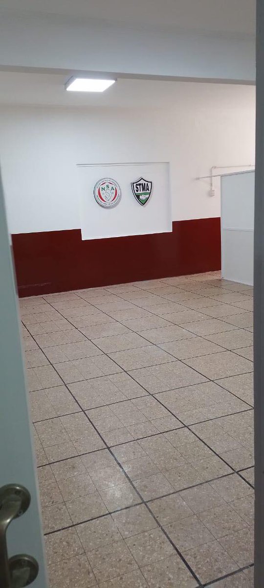 stmavellaneda's tweet photo. #CentroEducativo

COLEGIO SECUNDARIO

Terminamos los trabajos de pintura en las nuevas aulas de nuestro @NSA_STMA https://t.co/NYGJjOG7KJ