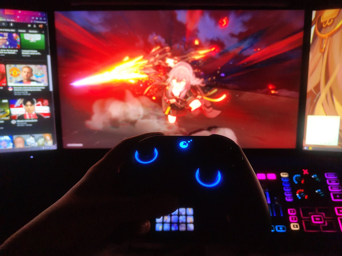 Anjerasu's tweet photo. So I tried playing #HonkaiStaiRail on my Gulikit KK3 Controller...not bad...🎮

But end ofthe day still prefer the keyboard &amp; mouse.

#AnjerasuStudio https://t.co/GLo5kchsWP