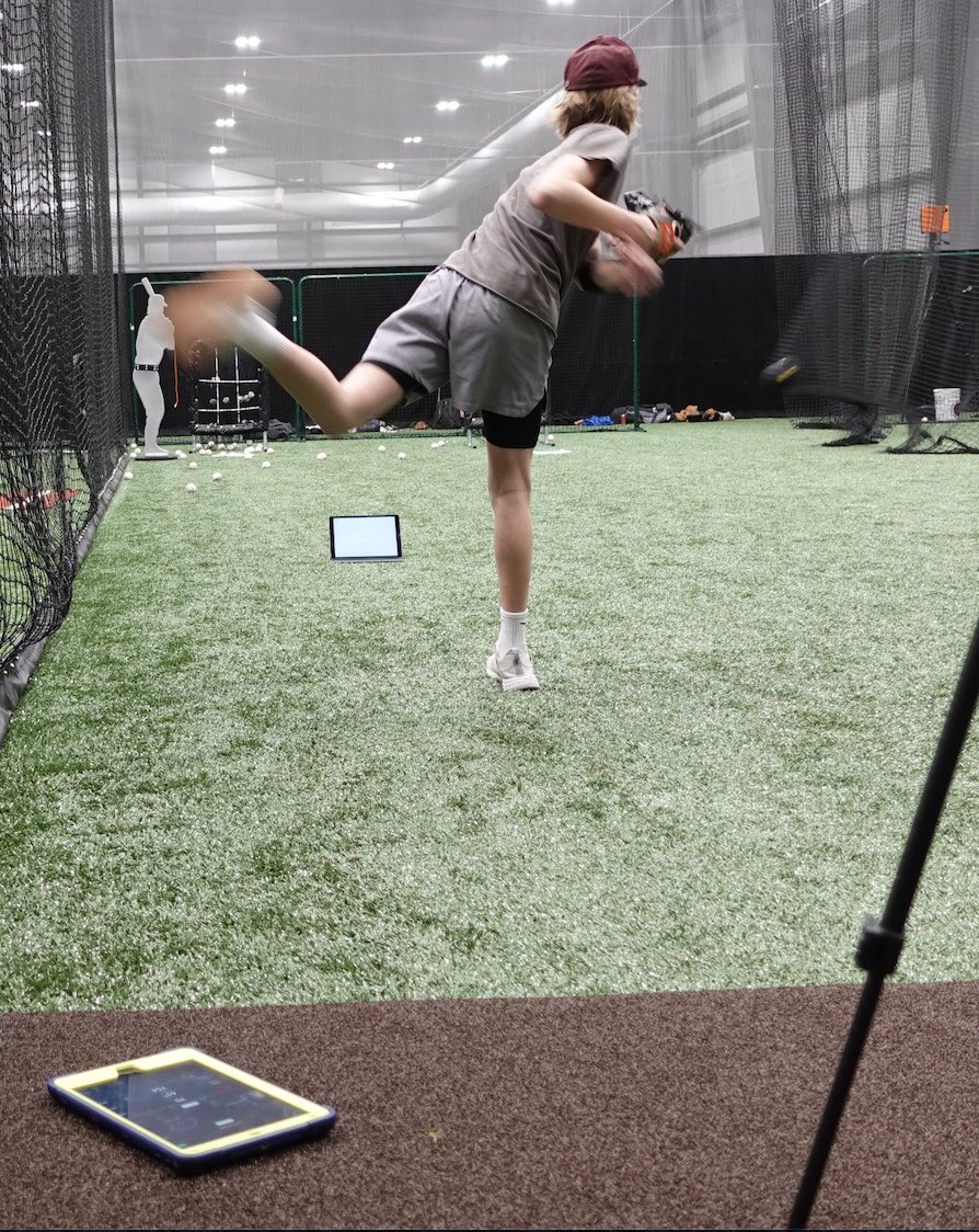 MASH__BASEBALL's tweet photo. On-ramps and return-to-throwing programs are often based on gradual increases in throw count and distance thrown.

For healthy athletes getting back to baseball, that may be appropriate, but those returning from injury need a more objective and individualized approach. ⬇️ https://t.co/wylb1eNEKO