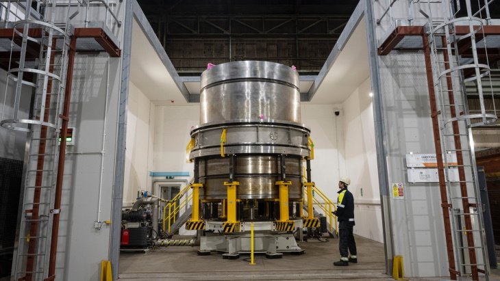 A year's worth of nuclear grade RPV welding done in just 24 hours with an out-of-chamber EB Welding technique at Sheffield Forgemasters on an SMR reactor mockup. Guys, this beyond massive. world-nuclear-news.org/Articles/Briti…