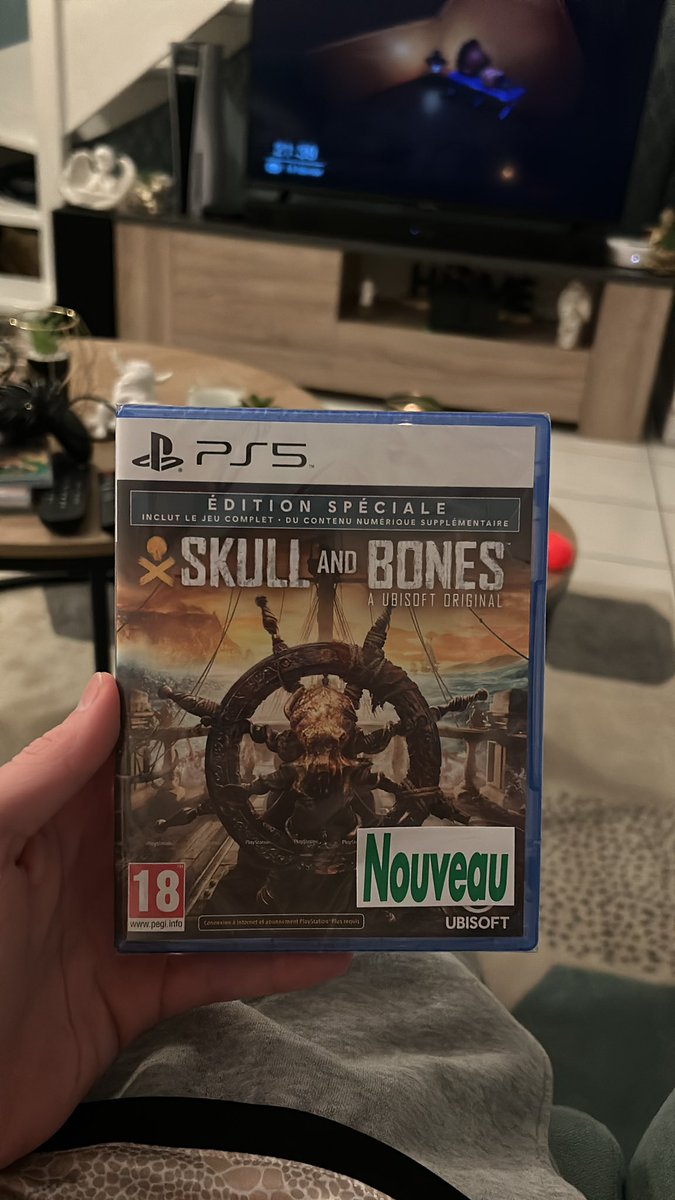 On va tester ça #SkullAndBones 
Des gens qui y ont déjà joué ?