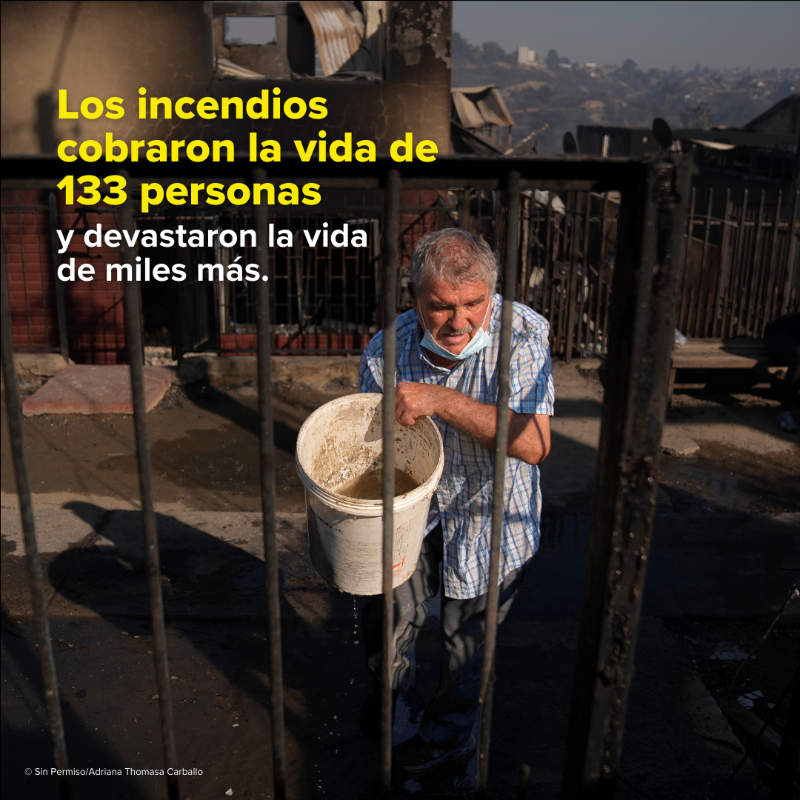 ACNUR_es's tweet photo. Chile enfrenta uno de los desastres más graves en los últimos años. 

Esto es lo que debes saber. ➡️➡️
