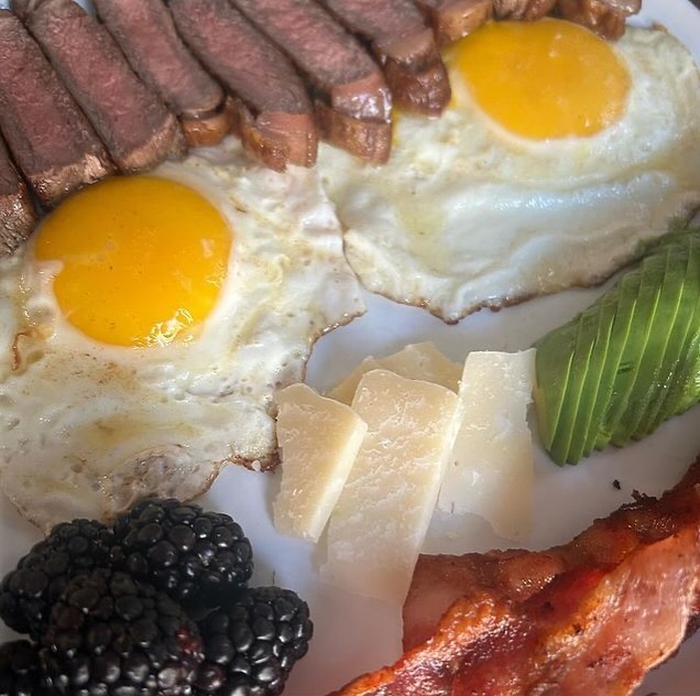 Keto carnivore meal by: meatnfruit
-grass fed striploin
-free run eggs
-bacon
-avocado
-parmesan
-blackberries

Cooked in grass fed butter, seasoned with sea salt.

#ketogeniclife #ketosnacks #ketomeals #ketobreakfast #sugarfree #ketolove #ketofriendly #lowcarbfood #lowcarb