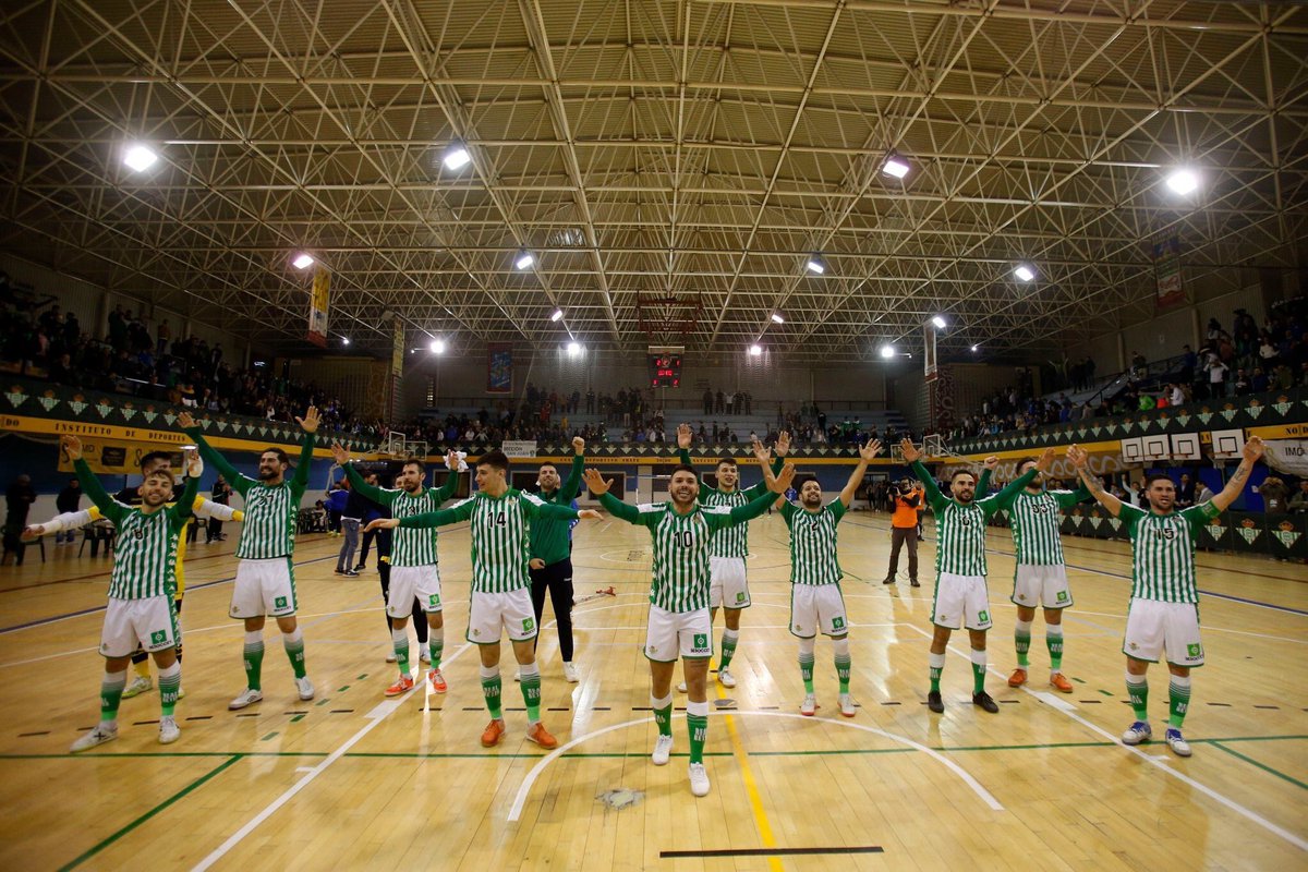 ivi10fernandez's tweet photo. pero con la certeza y la tranquilidad de saber que el equipo lo dejarรก todo en todo momento. Aficiรณn, os necesitamos mรกs que nunca para volver a poner el nombre del Betis en lo mรกs alto ๐ช๐ฝ. Vamos con todo. Juntos. Musho Betis. ๐ #AlaFinalFour https://t.co/qfWFjohaE0