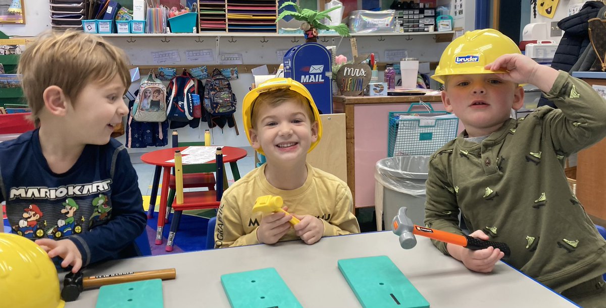 slevin_prek's tweet photo. Hammering syllables! #fhleads #buildingstudy https://t.co/ukvPtExHV6