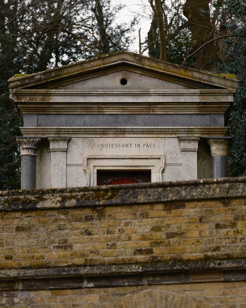 thebumpercrew's tweet photo. Highgate Cemetery | London

https://t.co/RP7dyqEBqw
https://t.co/pfzjJRyegv

#karlmarx #karlmarxgravestone #thebumpercrew #visitlondon #highgatecemetery #magnificentseven #magnificentsevencemeteries #thingstodoinlondon https://t.co/1kPHRiB8wm