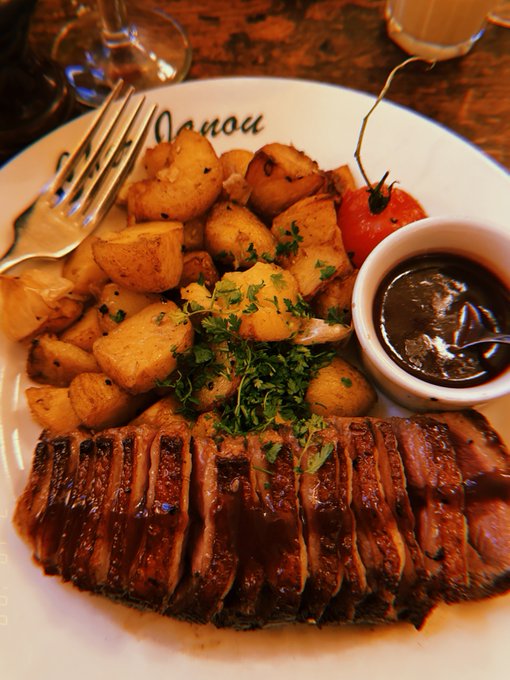 First meal in Paris 🇫🇷 https://t.co/2cSSXPEAsw