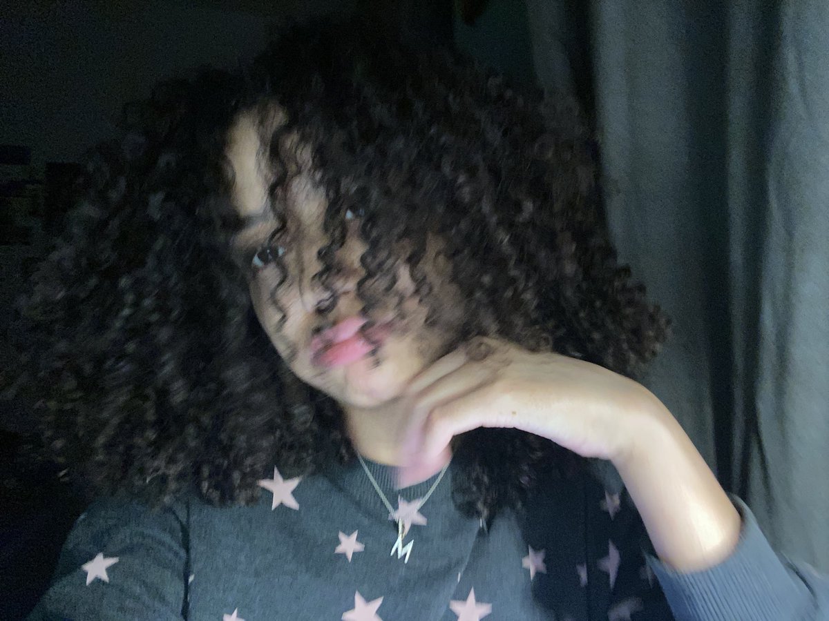 begjqck's tweet photo. Curly hair appreciation tweet. 
Did I took them instead of learning for my second uni exam this week, yes. Do I love pouting, yes https://t.co/p7QsKo5OPc