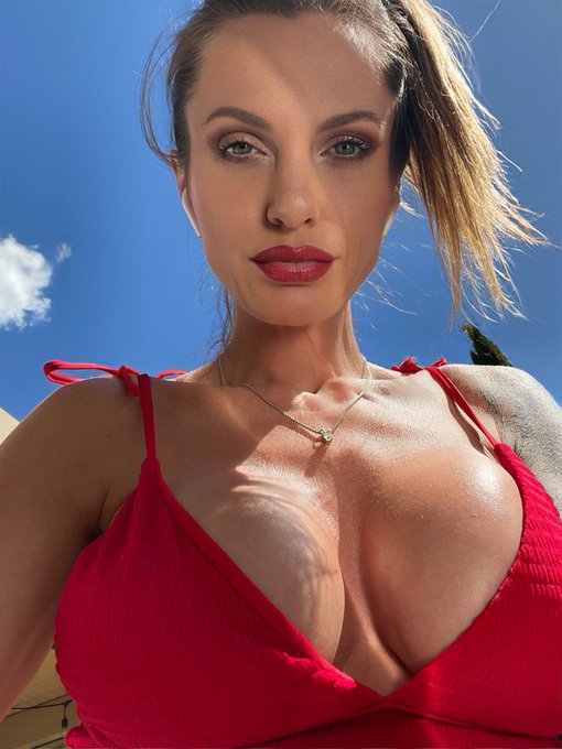 Hey there little fella.  You seem so weak and small minded and in desperate need of a bratty Woman judging<a href="/tag/femdom"class="tags"><span>#femdom</span></a><a href="/tag/dominatrix"class="tags"><span>#dominatrix</span></a><a href="/tag/mistress"class="tags"><span>#mistress</span></a><a href="/tag/findom"class="tags"><span>#findom</span></a>