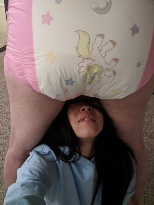 Ooooh, found some old pics I've never posted before!!  Just enjoying the things I enjoy w/ a cutie that<a href="/tag/abdl"class="tags"><span>#abdl</span></a><a href="/tag/abdldiaper"class="tags"><span>#abdldiaper</span></a><a href="/tag/diaperperv"class="tags"><span>#diaperperv</span></a>
