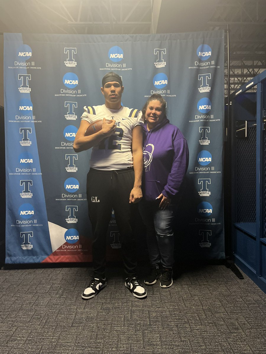 Gavinlamb3232's tweet photo. Huge thank you to @CoachAbbs, @CoachRRiley, and @CoachWilliamsJ for inviting me for a visit. Loved the campus and the atmosphere!! Can’t wait to come back. https://t.co/HUA1kxaQjW