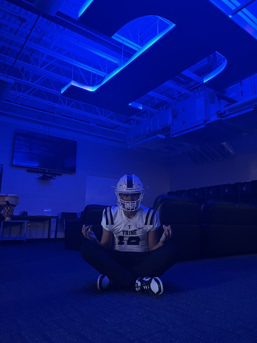Gavinlamb3232's tweet photo. Huge thank you to @CoachAbbs, @CoachRRiley, and @CoachWilliamsJ for inviting me for a visit. Loved the campus and the atmosphere!! Can’t wait to come back. https://t.co/HUA1kxaQjW