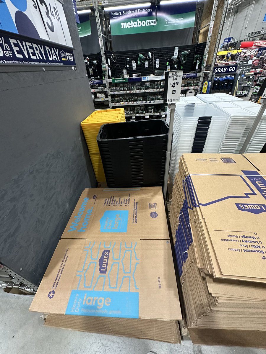 DERILLFBA's tweet photo. Spent the day hustling in the world of retail arbitrage with my dad! Still Learning the ropes and making moves together 💼📦 https://t.co/DdnmNDsBYK