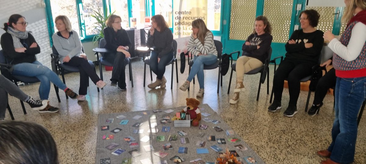 Núria Vaqués Colomé (@airunvc) on Twitter photo Avui,acompanyant els equips impulsors de la <a href="/xarxaCb/">Xarxa de Competències</a> dels centres de <a href="/CRP_AltCamp/">CRP de l'Alt Camp</a> i <a href="/CrpConca/">CRP Conca Barberà</a> 🏗Construint el nostre camí 👣 de💡,🔌Connectant i reconeixent-nos🪞cada pas a partir de fer-nos preguntes.Què estem fent bé? Què he de fer que no fèiem? Què ens cal millorar? #Sumant Avui,acompanyant els equips impulsors de la <a href="/xarxaCb/">Xarxa de Competències</a> dels centres de <a href="/CRP_AltCamp/">CRP de l'Alt Camp</a> i <a href="/CrpConca/">CRP Conca Barberà</a> 🏗Construint el nostre camí 👣 de💡,🔌Connectant i reconeixent-nos🪞cada pas a partir de fer-nos preguntes.Què estem fent bé? Què he de fer que no fèiem? Què ens cal millorar? #Sumant